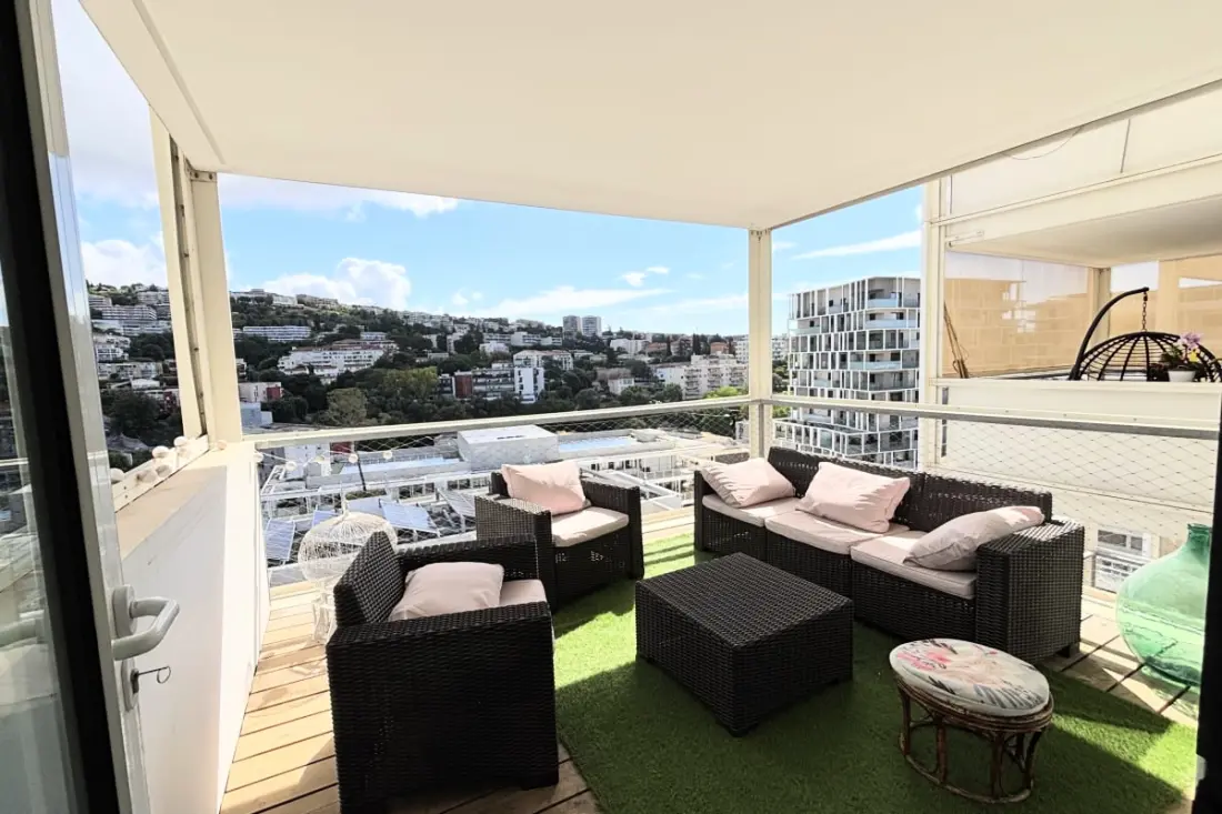 Bel Appart Avec Terrasse &amp; Parking Privée à Nice