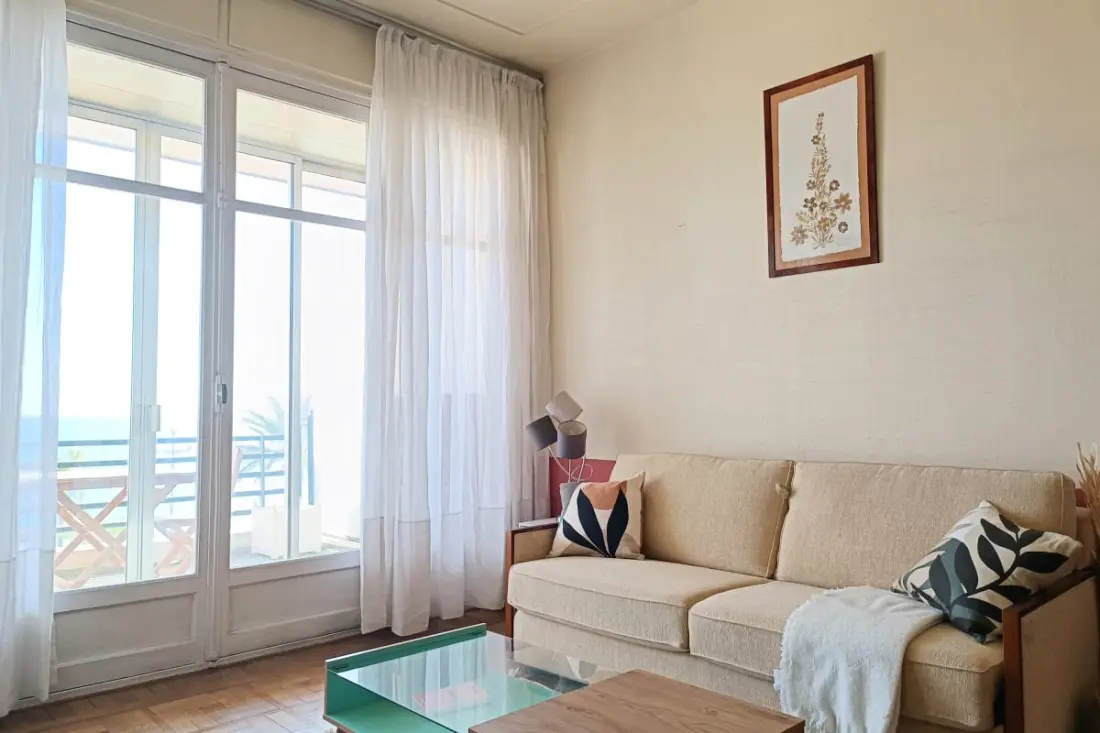 Charming T1 con terrazza e vista mare
