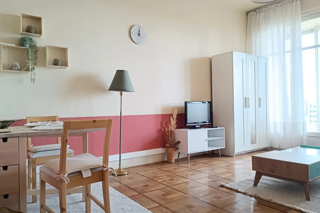 Charming T1 con terrazza e vista mare