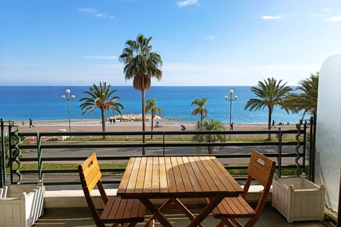 Charming T1 con terrazza e vista mare