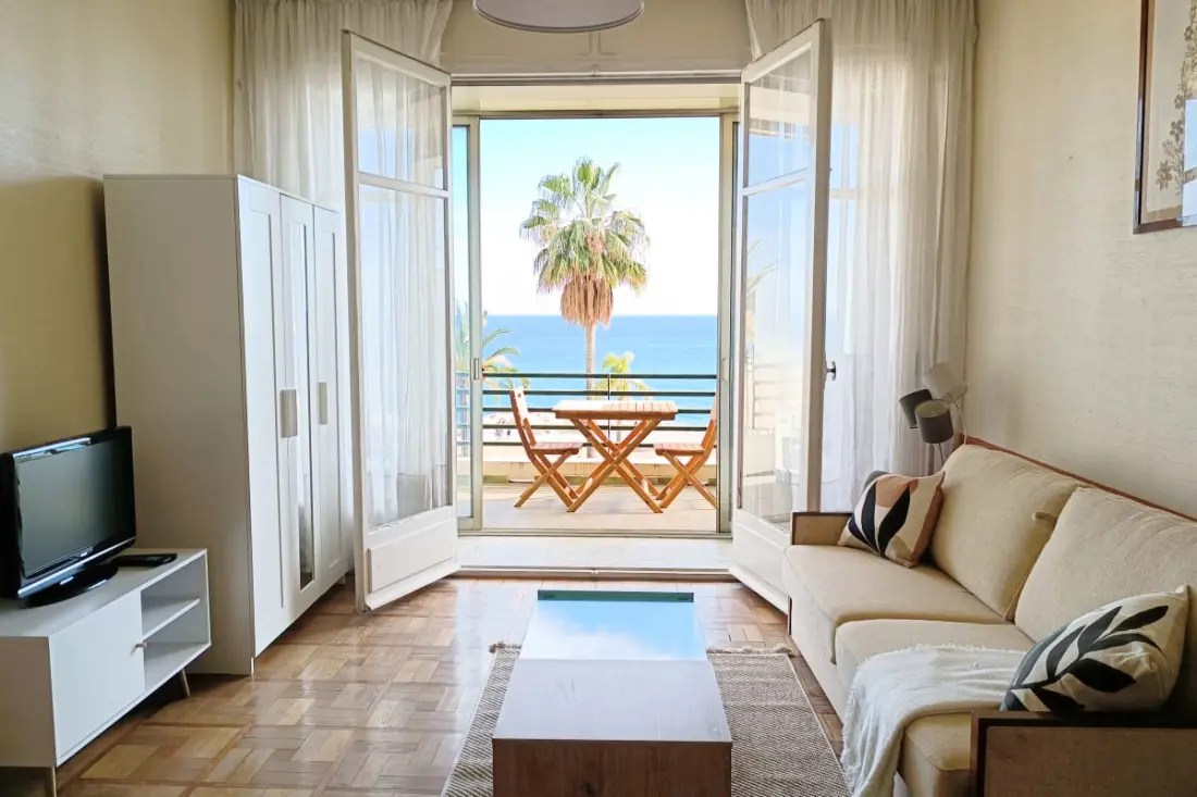 Charming T1 con terrazza e vista mare