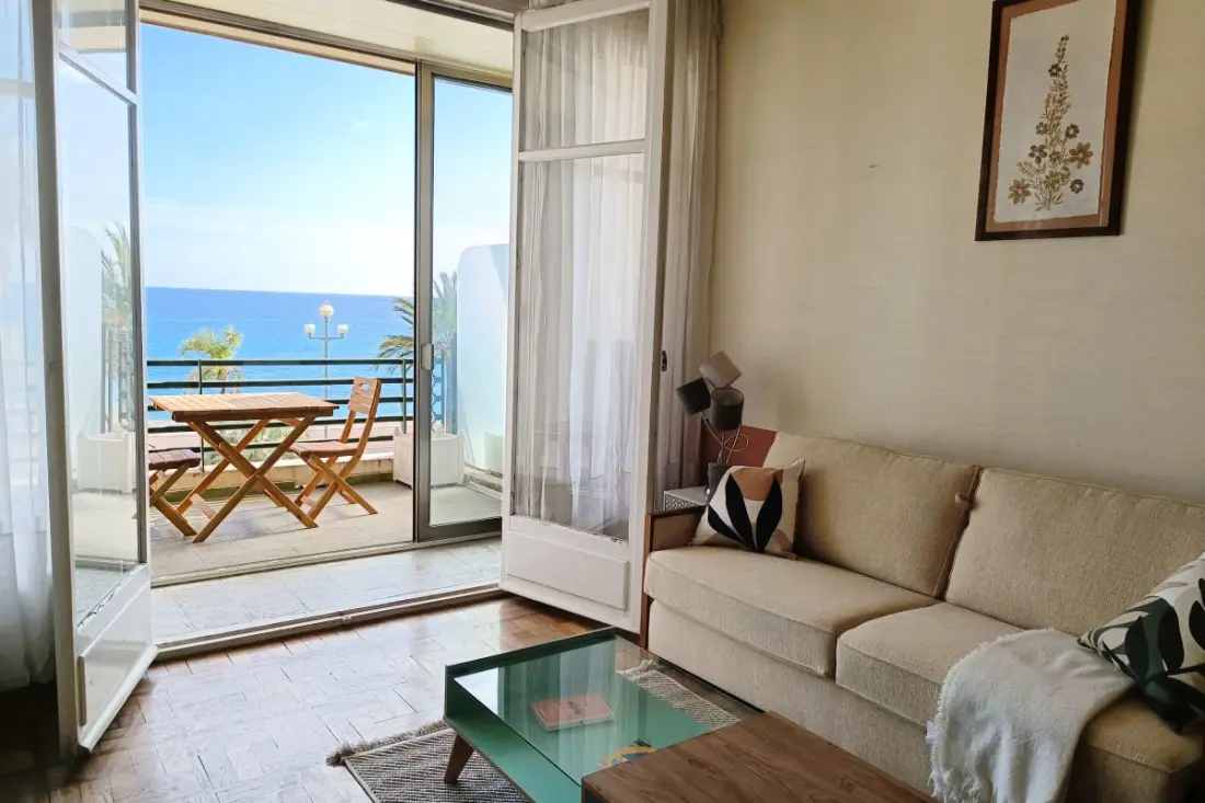 Charming T1 con terrazza e vista mare