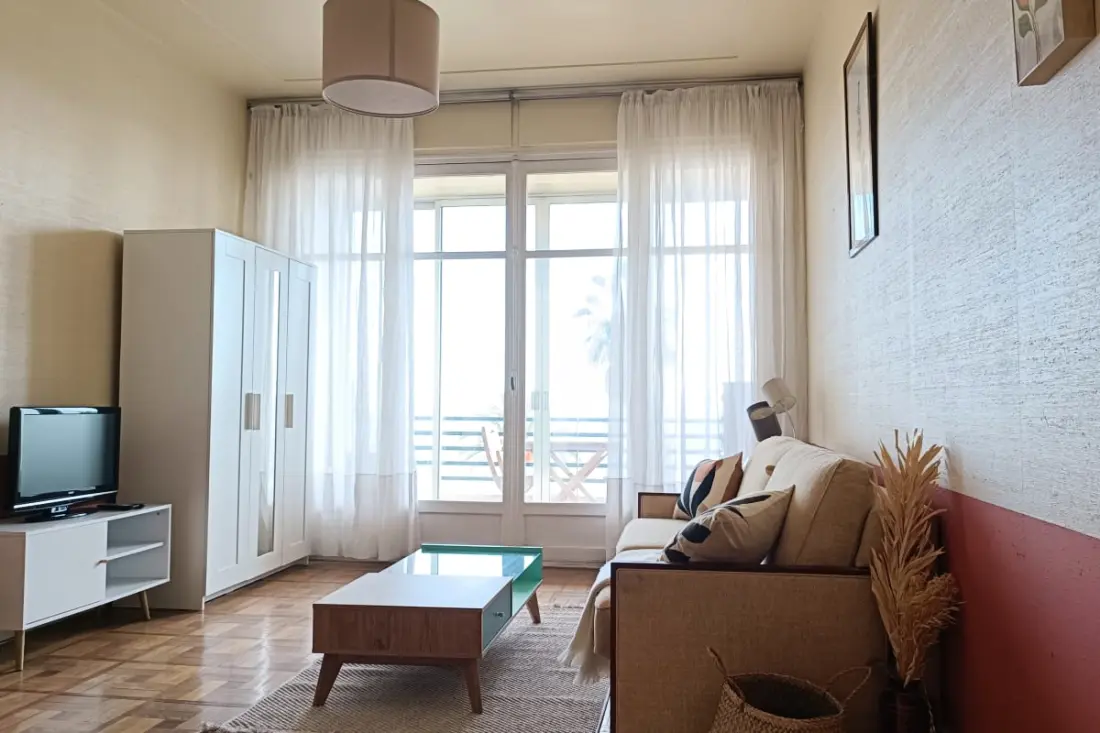 Charming T1 con terrazza e vista mare