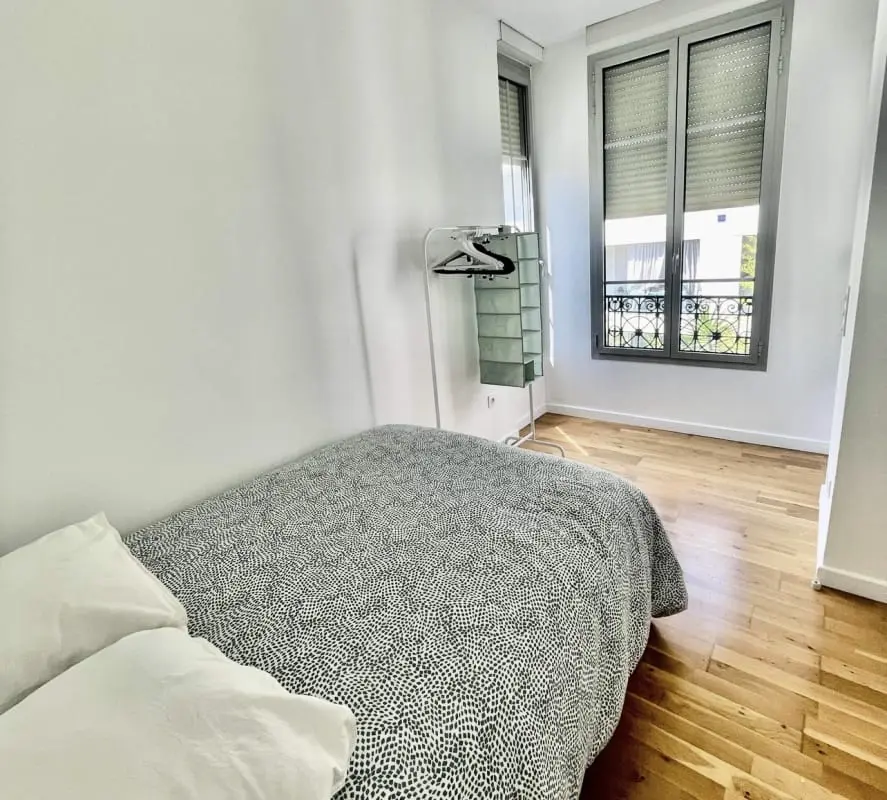 Mooie twee munten met balkon in Nice
