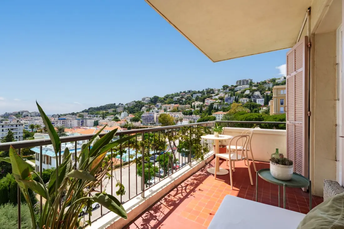 La bella panoramica con terrazza -