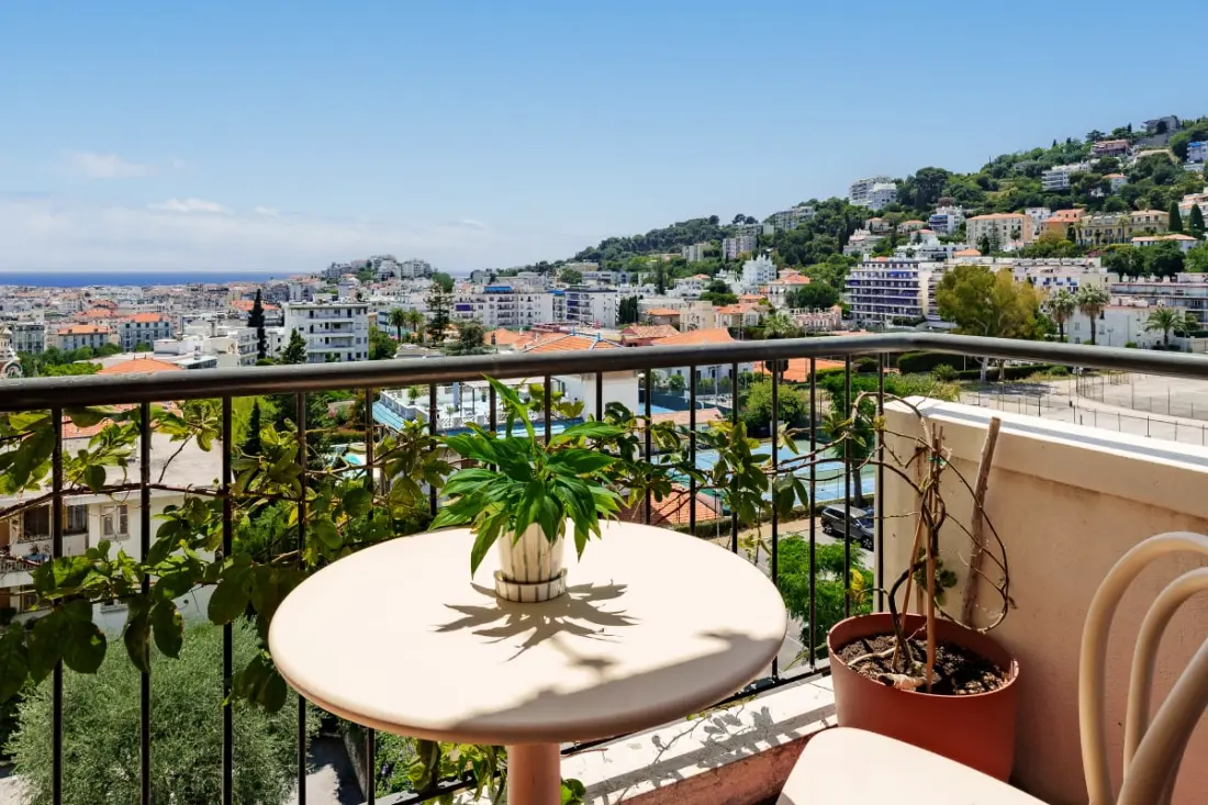 La bella panoramica con terrazza -