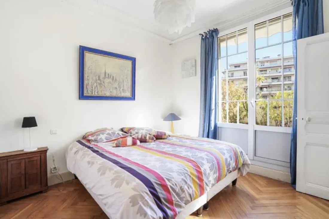 Luxuriöse Wohnung mit Terrasse und Parkplatz