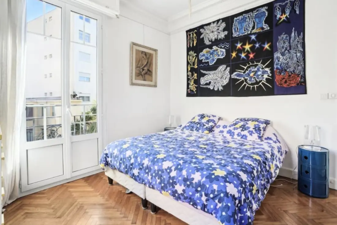 Luxuriöse Wohnung mit Terrasse und Parkplatz