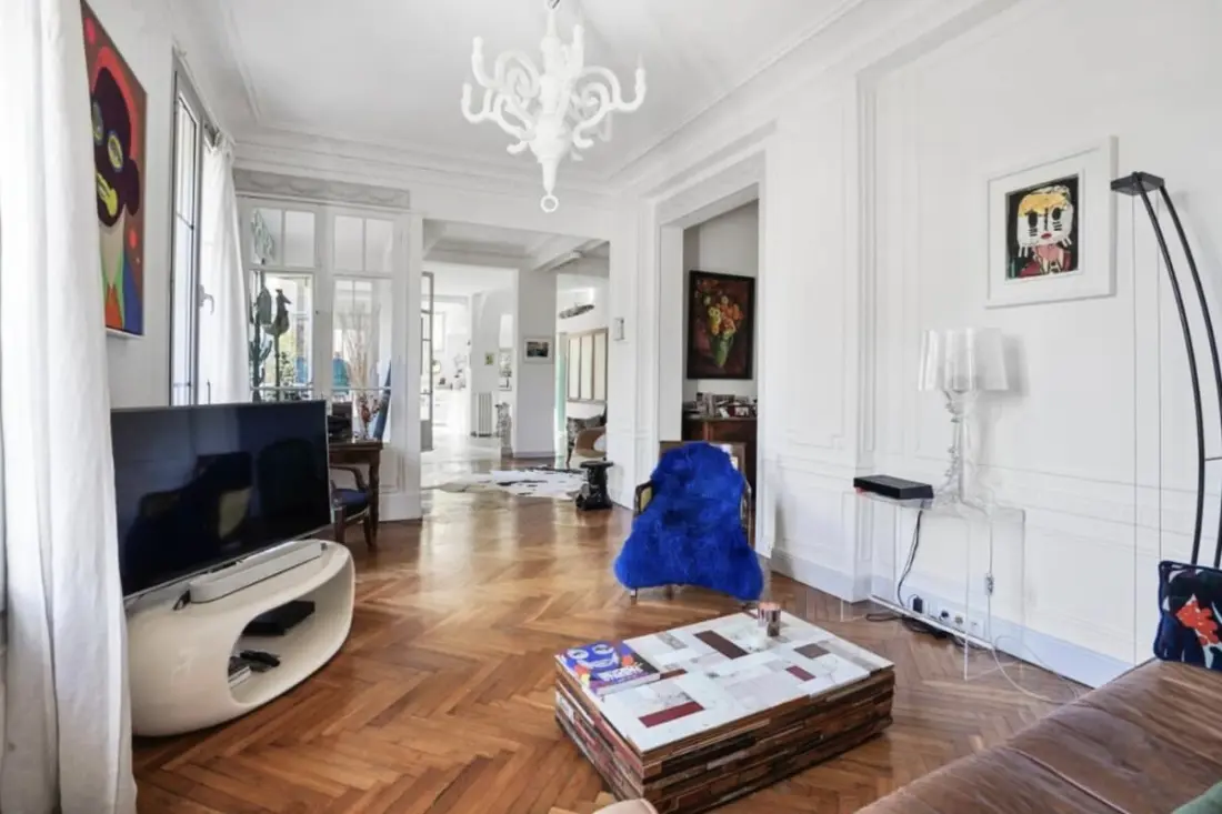 Luxuriöse Wohnung mit Terrasse und Parkplatz