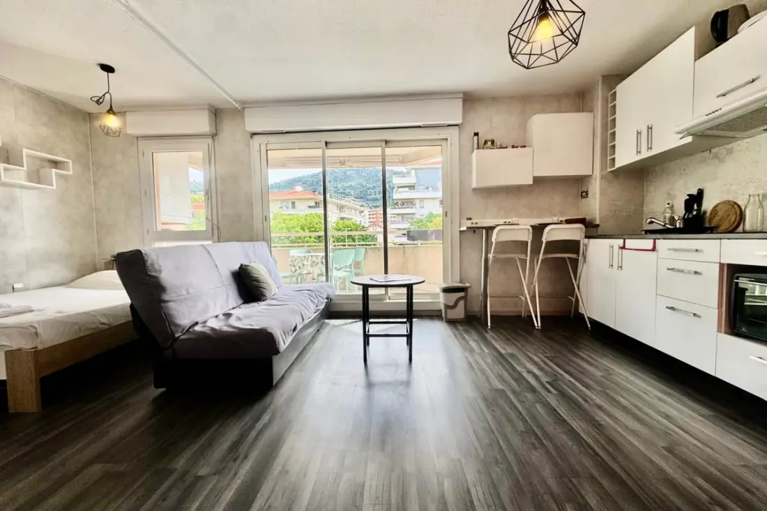 Studio Lumineux Avec Terrasse Près Du Tram