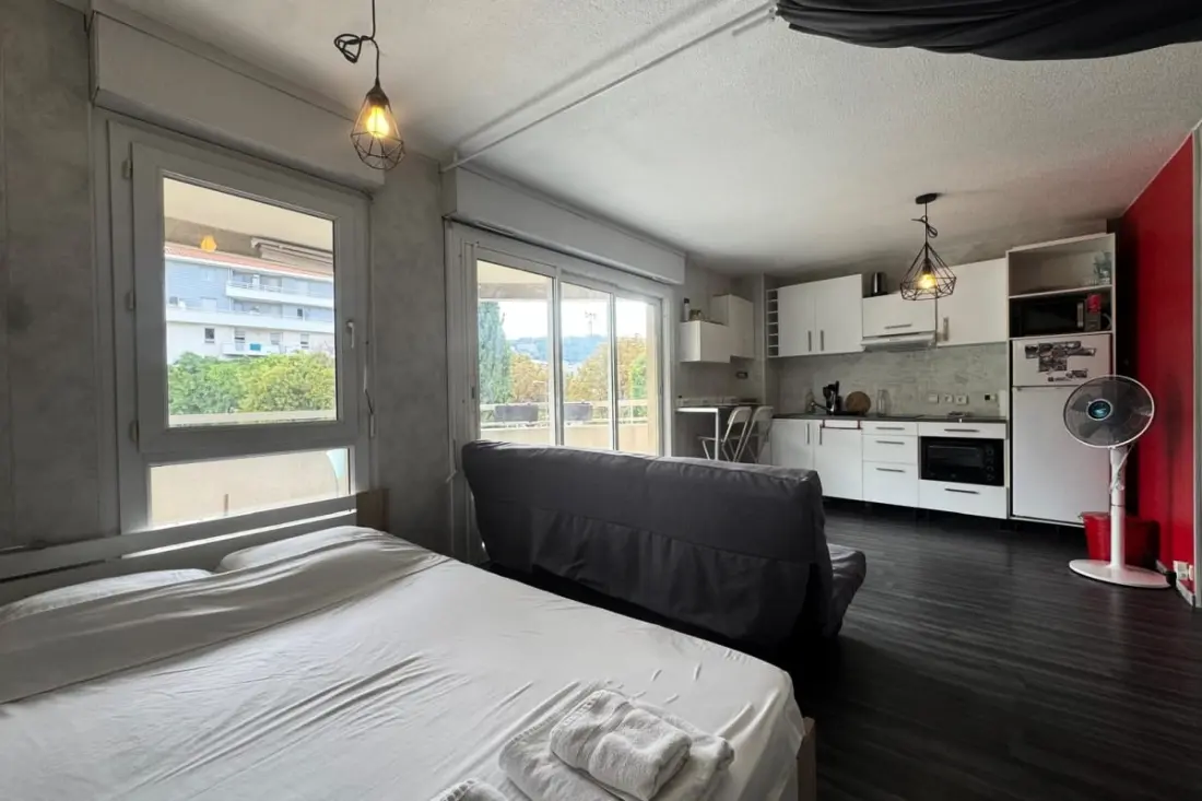 Studio Lumineux Avec Terrasse Près Du Tram
