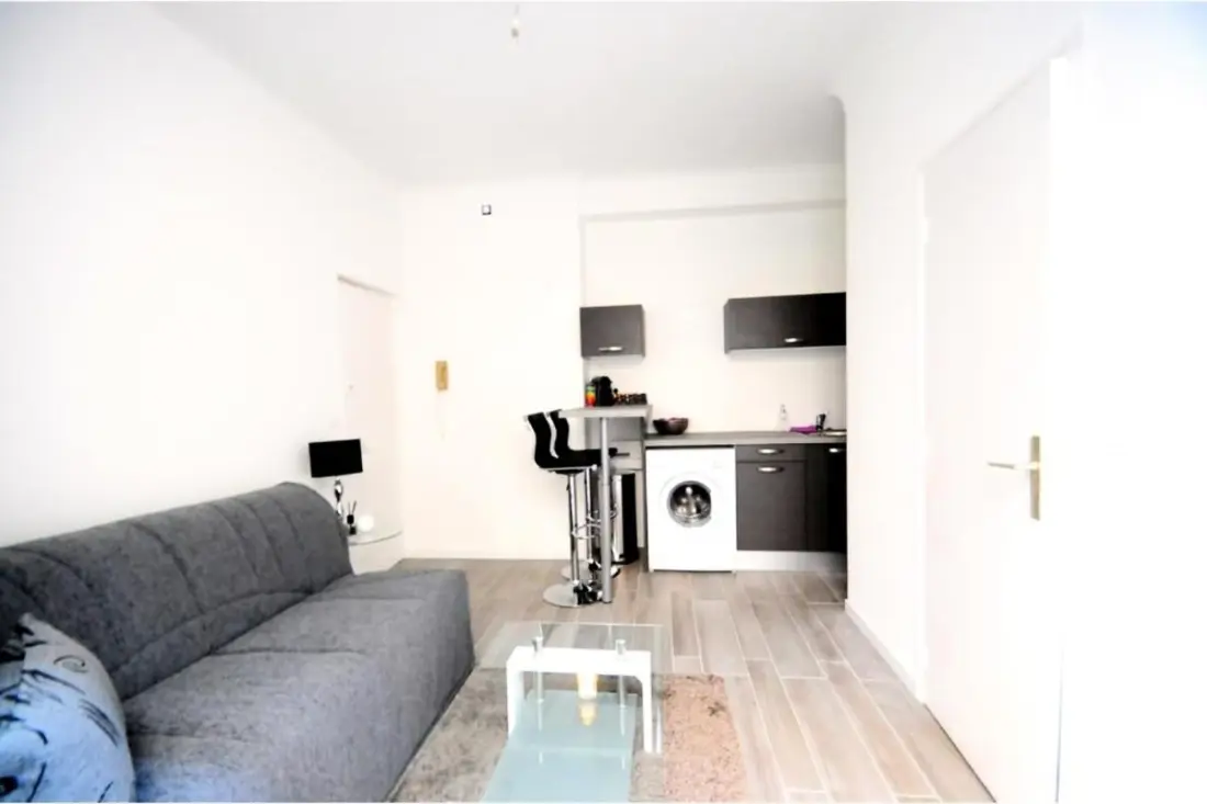 Studio Lumineux et Calme in Nice