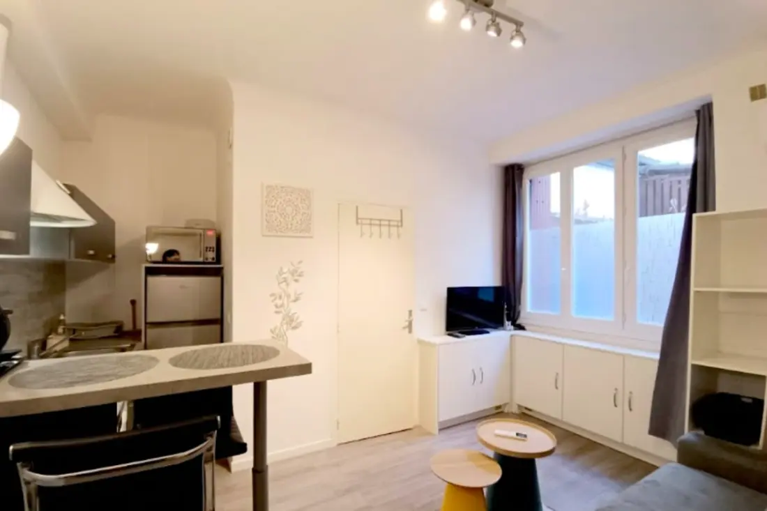Studio Lumineux et Calme in Nice