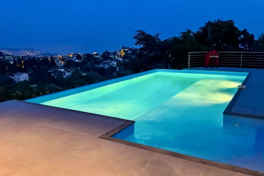 Gyönyörű Villa Sea & Hegy Nézet az úszási medencével