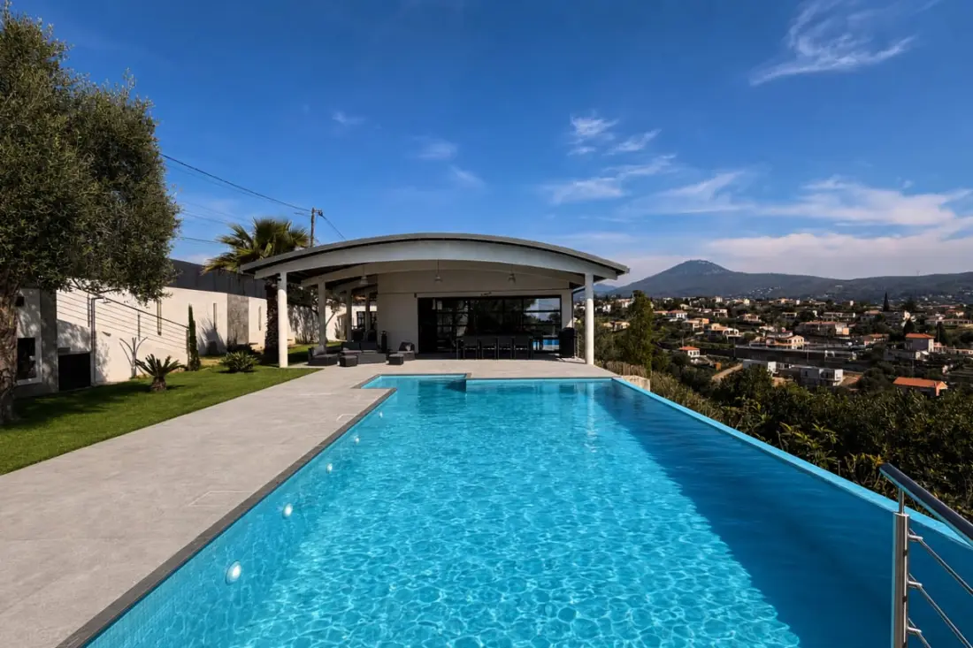 Gyönyörű Villa Sea & Hegy Nézet az úszási medencével