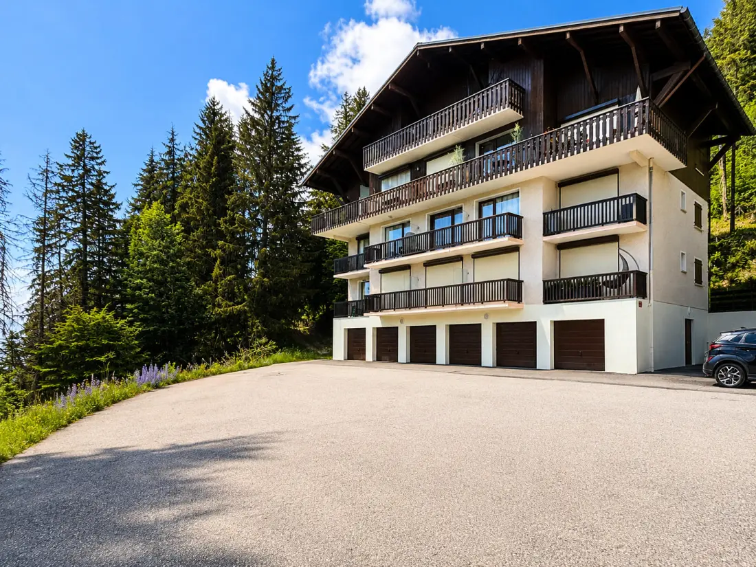 Le Reguet Residence