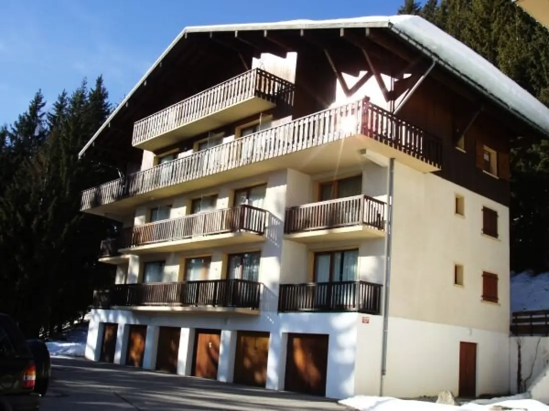 Le Reguet Residence