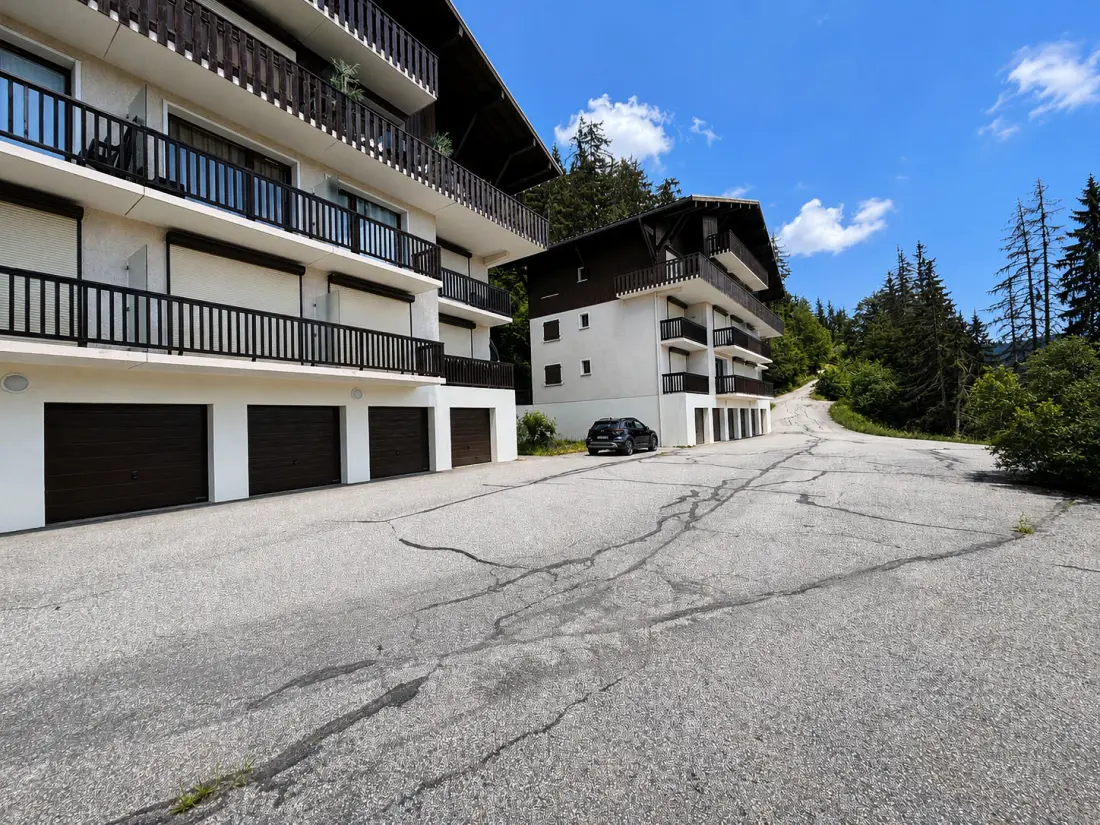 Le Reguet Residence