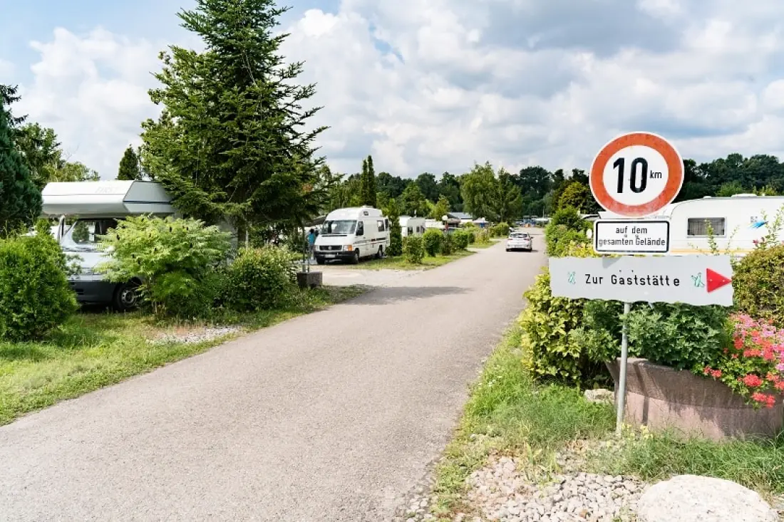 Camping am Hirschfeldsee - Sperrfechter Freizeitpark 3 Gwiazdy★★★