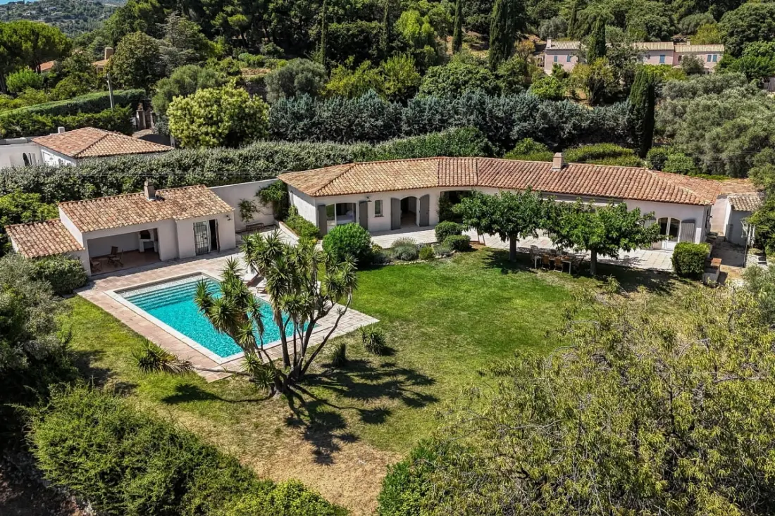 Charming Provencal ház úszómedencével
