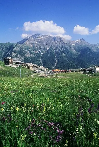 Residence Rond-point-pistes I
