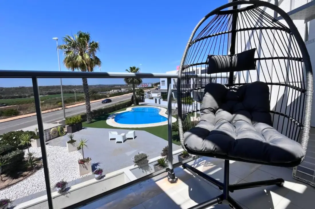 Modern apartman Medence, Terrace és Szolárium felszerelt