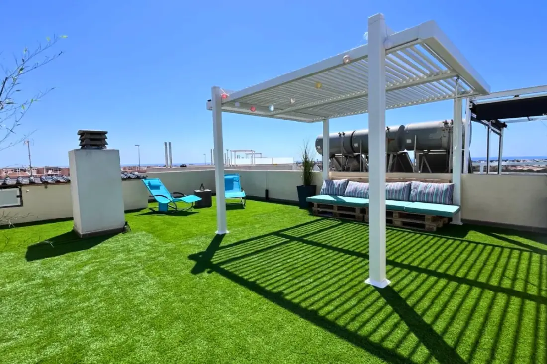 Modern apartman Medence, Terrace és Szolárium felszerelt