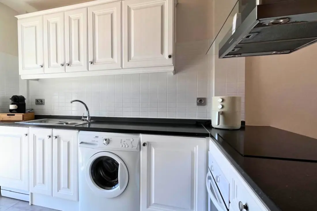 Modern apartman Medence, Terrace és Szolárium felszerelt