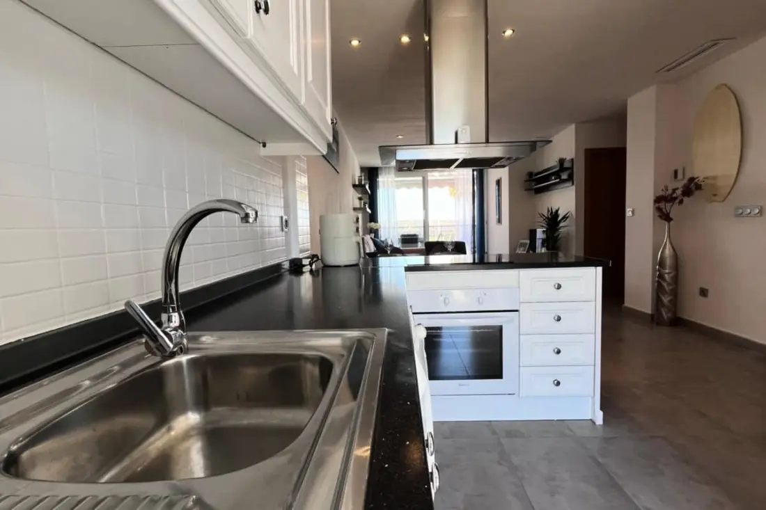Modern apartman Medence, Terrace és Szolárium felszerelt