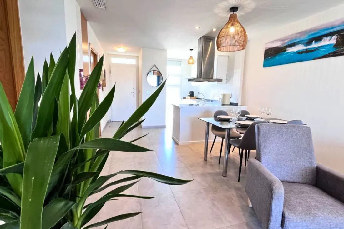 Modern apartman Medence, Terrace és Szolárium felszerelt