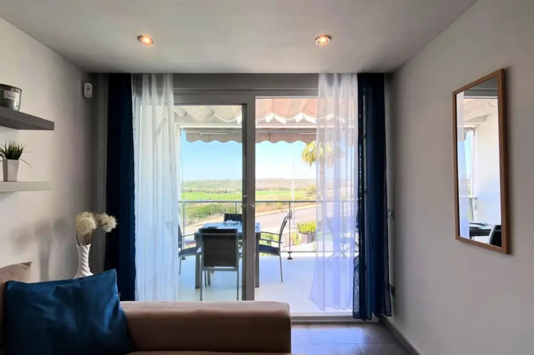 Modern apartman Medence, Terrace és Szolárium felszerelt