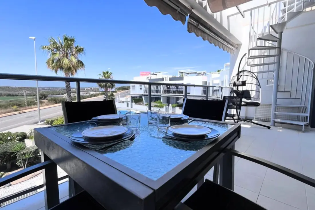 Modern apartman Medence, Terrace és Szolárium felszerelt