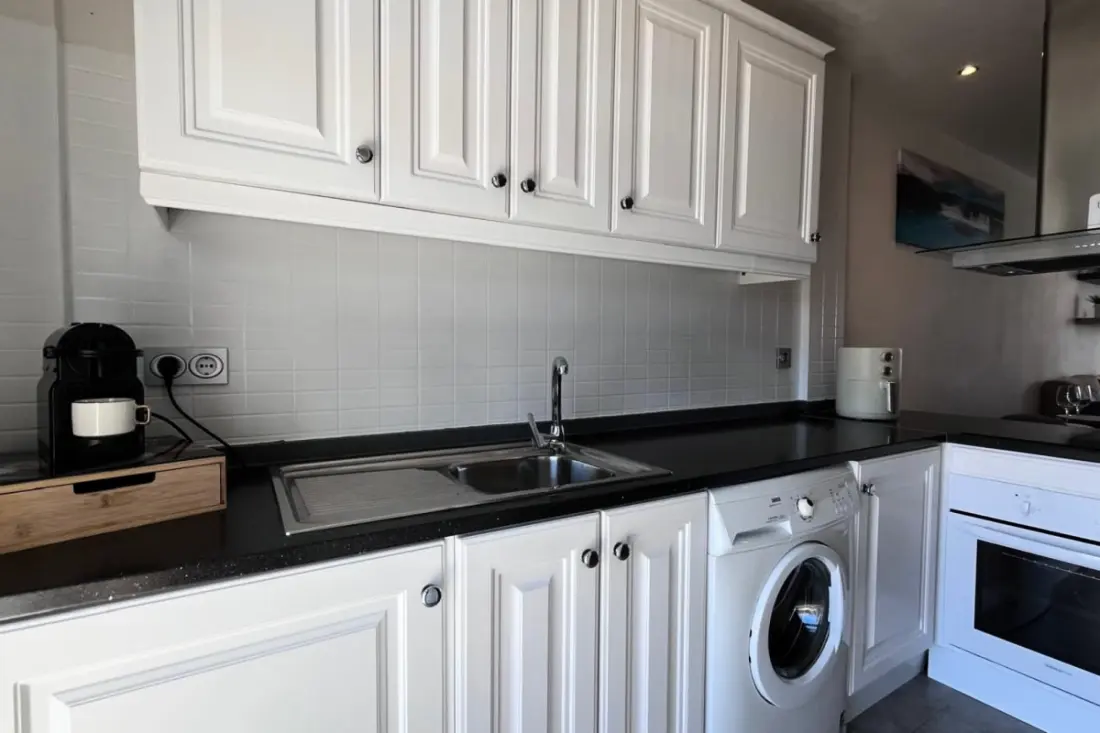 Modern apartman Medence, Terrace és Szolárium felszerelt