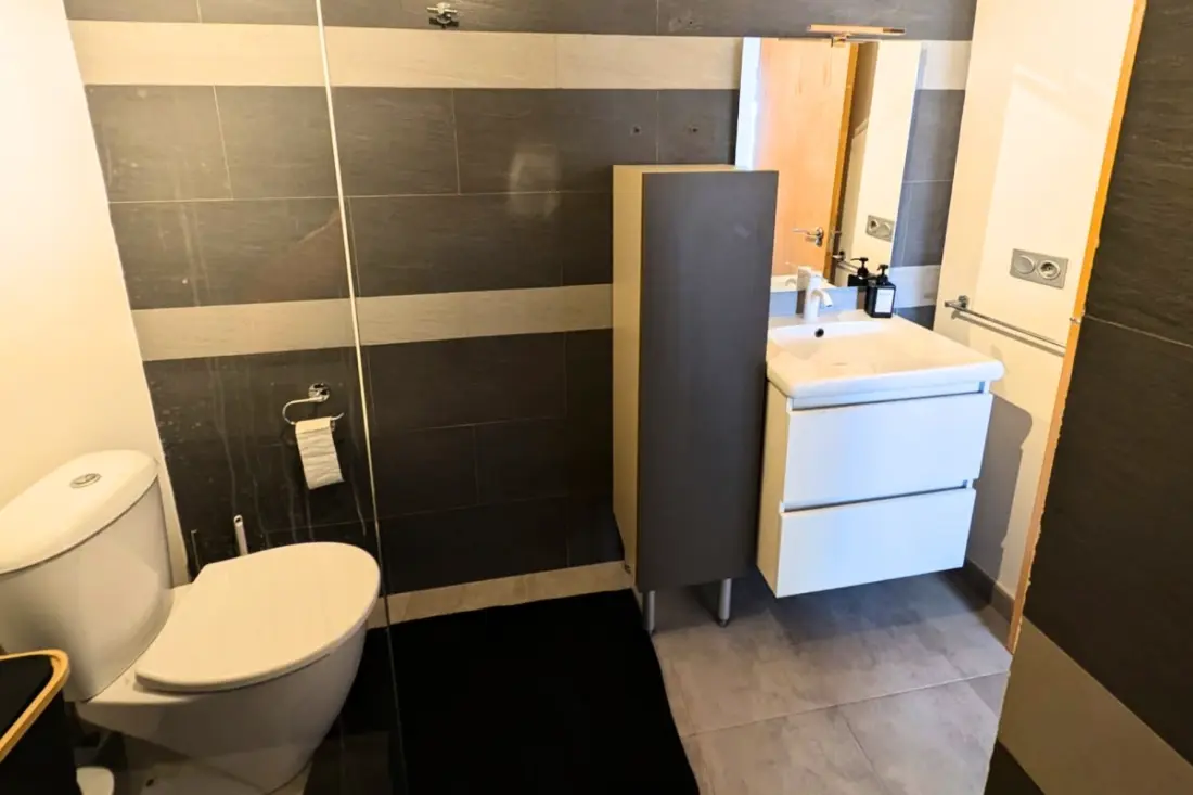 Modern apartman Medence, Terrace és Szolárium felszerelt