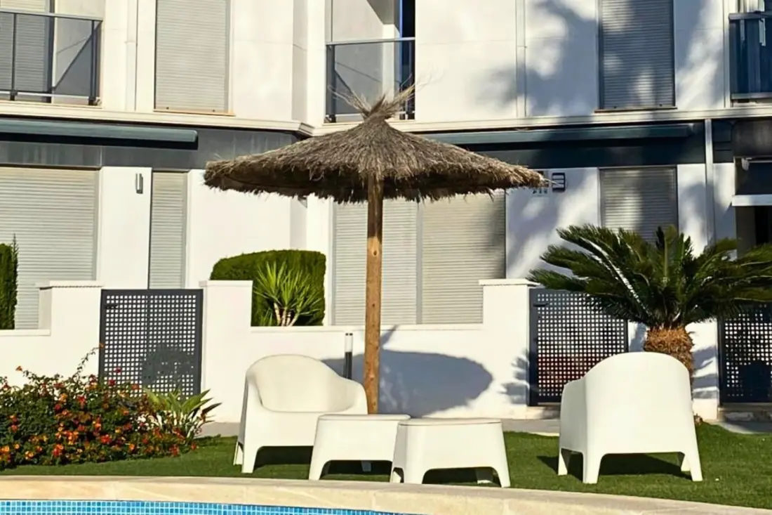 Modern apartman Medence, Terrace és Szolárium felszerelt