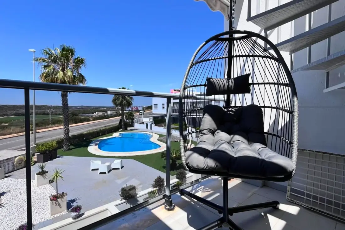 Modern apartman Medence, Terrace és Szolárium felszerelt