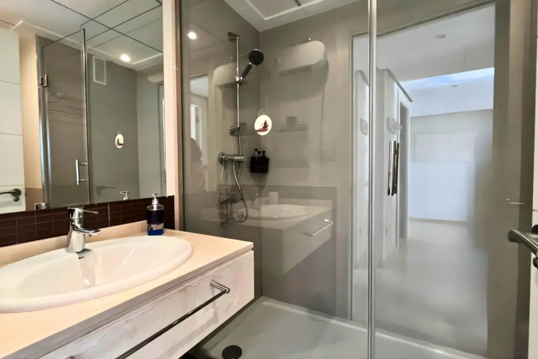Prémium apartman Las Colinas · Golf, úszómedence és terasz