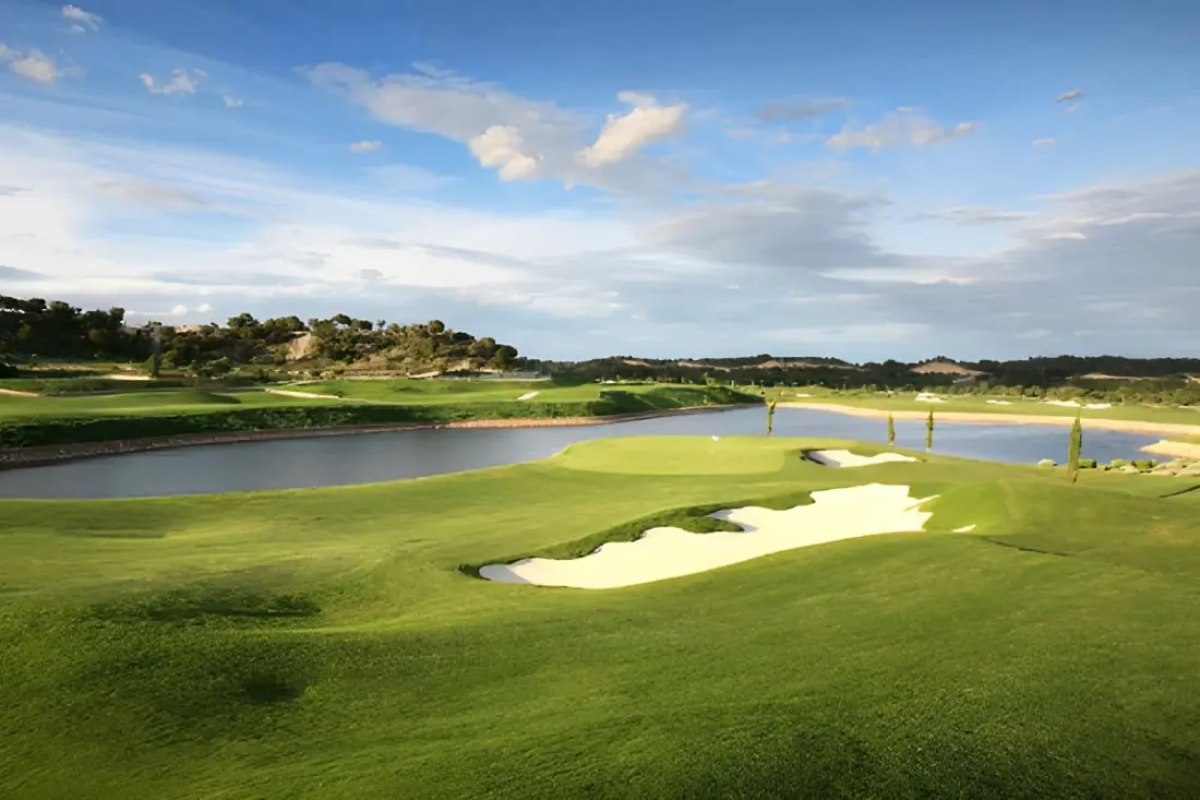 Prémium apartman Las Colinas · Golf, úszómedence és terasz