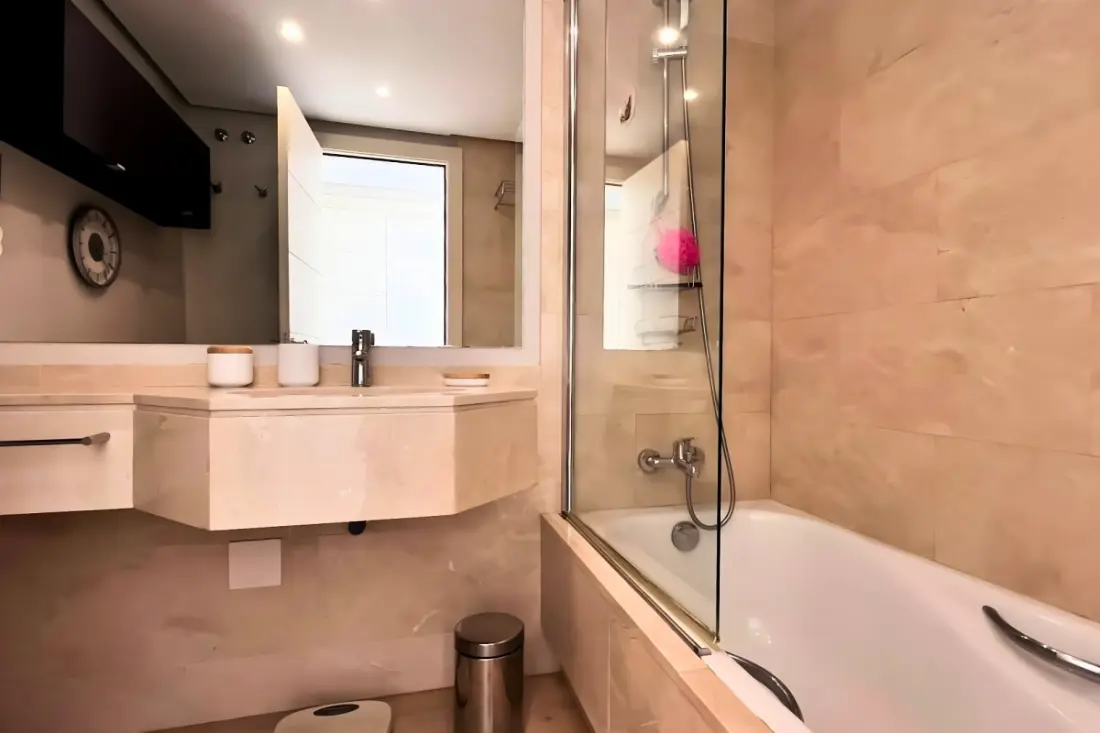 Prémium apartman Las Colinas · Golf, úszómedence és terasz