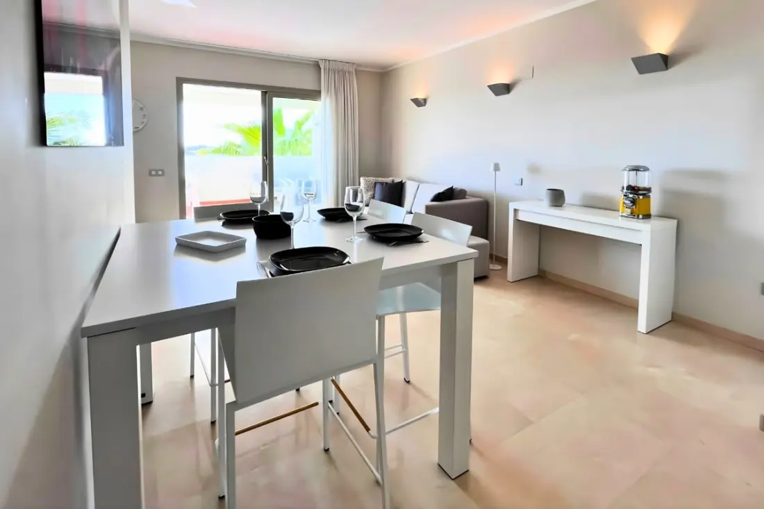 Prémium apartman Las Colinas · Golf, úszómedence és terasz