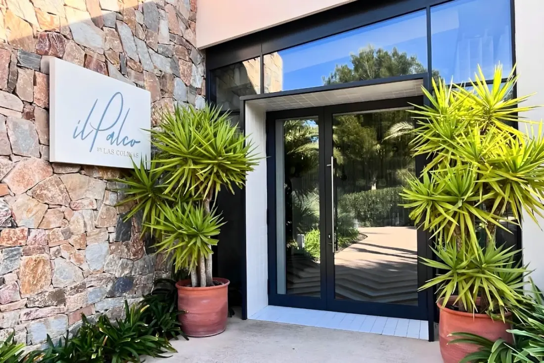 Prémium apartman Las Colinas · Golf, úszómedence és terasz