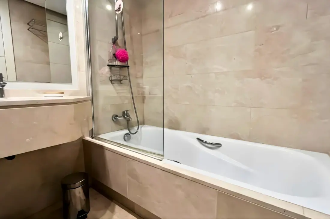 Prémium apartman Las Colinas · Golf, úszómedence és terasz