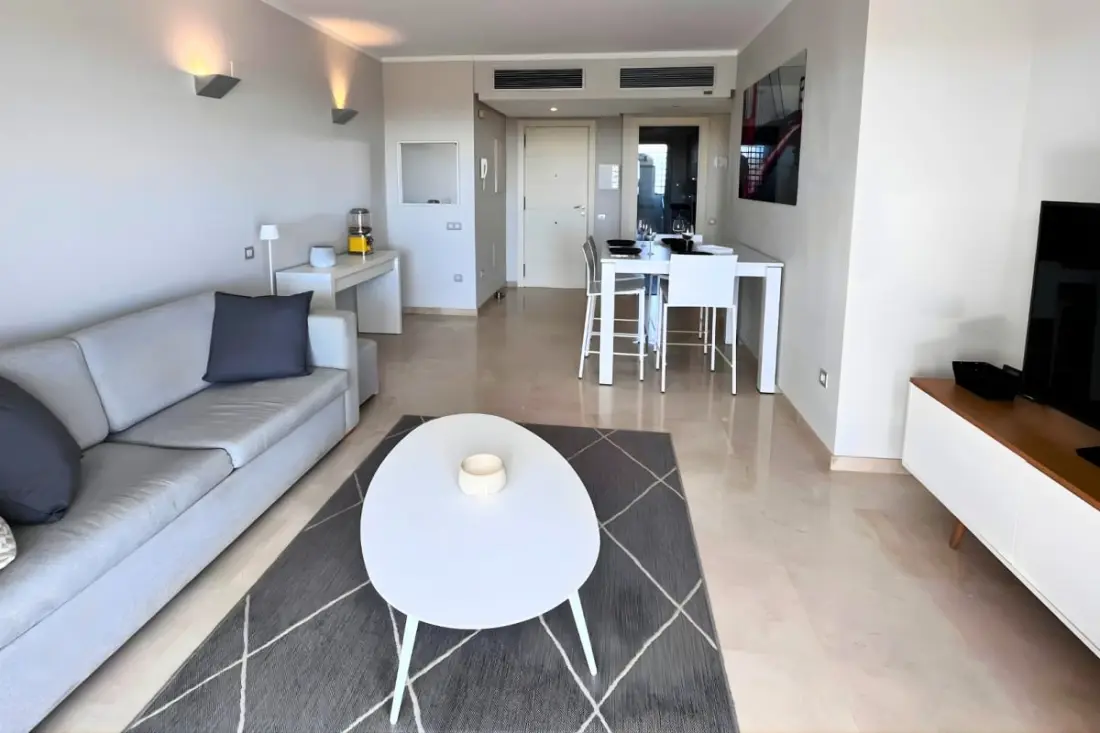 Prémium apartman Las Colinas · Golf, úszómedence és terasz