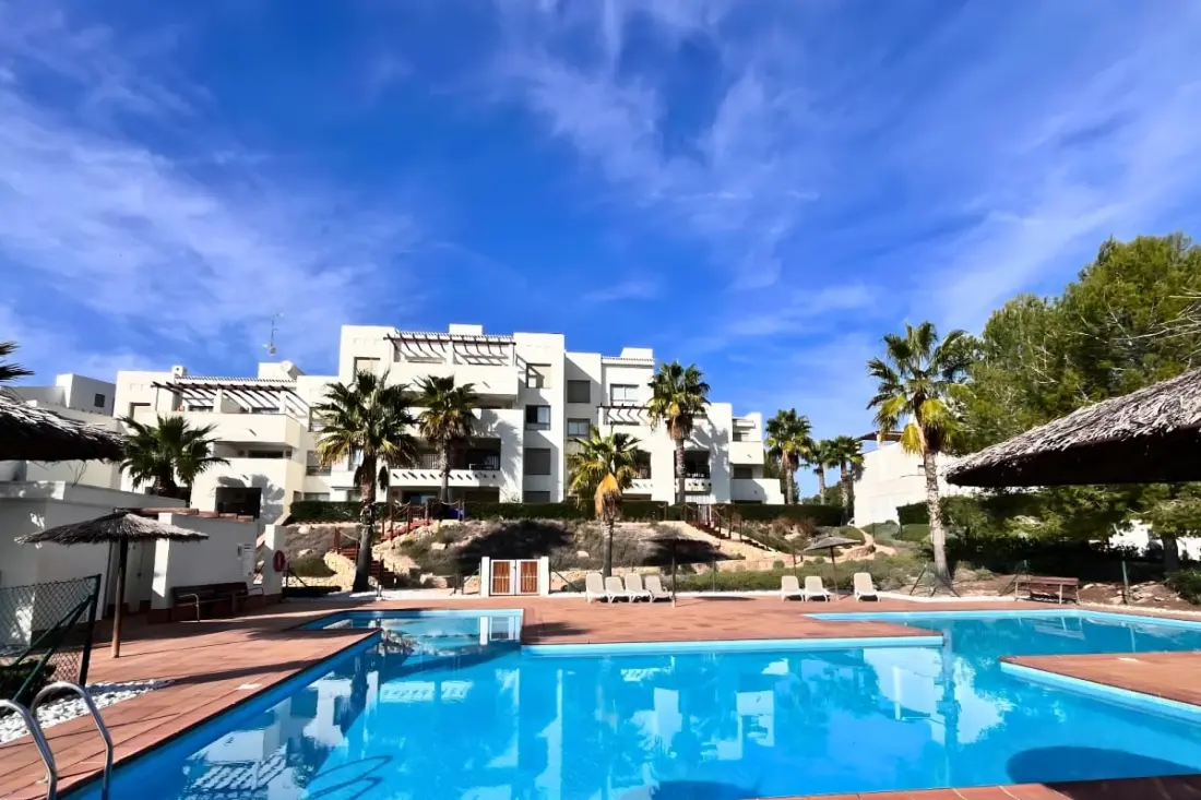 Prémium apartman Las Colinas · Golf, úszómedence és terasz
