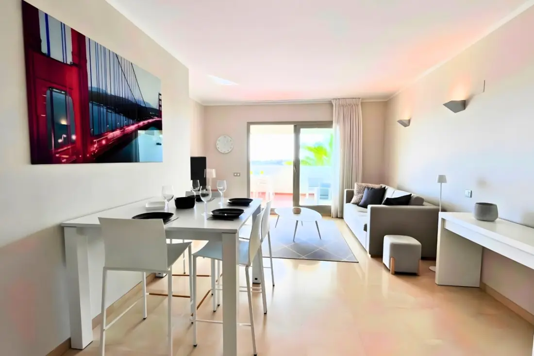 Prémium apartman Las Colinas · Golf, úszómedence és terasz