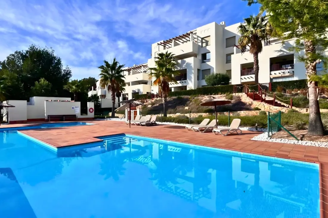 Prémium apartman Las Colinas · Golf, úszómedence és terasz