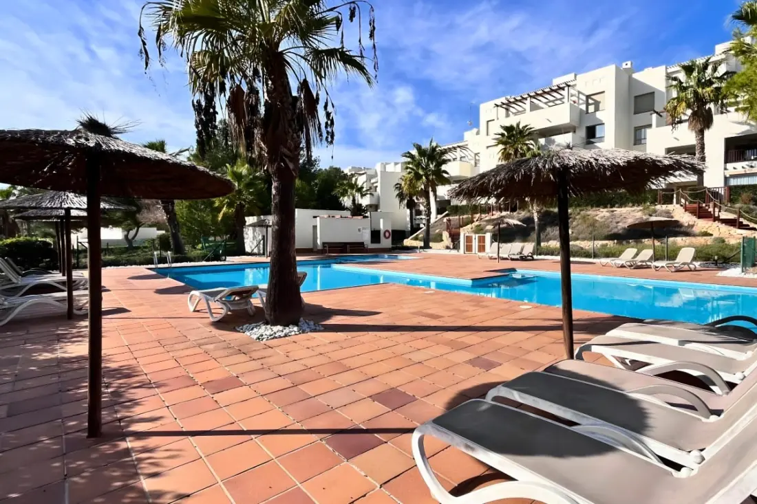 Prémium apartman Las Colinas · Golf, úszómedence és terasz