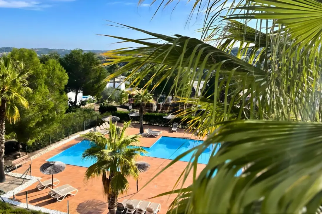 Prémium apartman Las Colinas · Golf, úszómedence és terasz