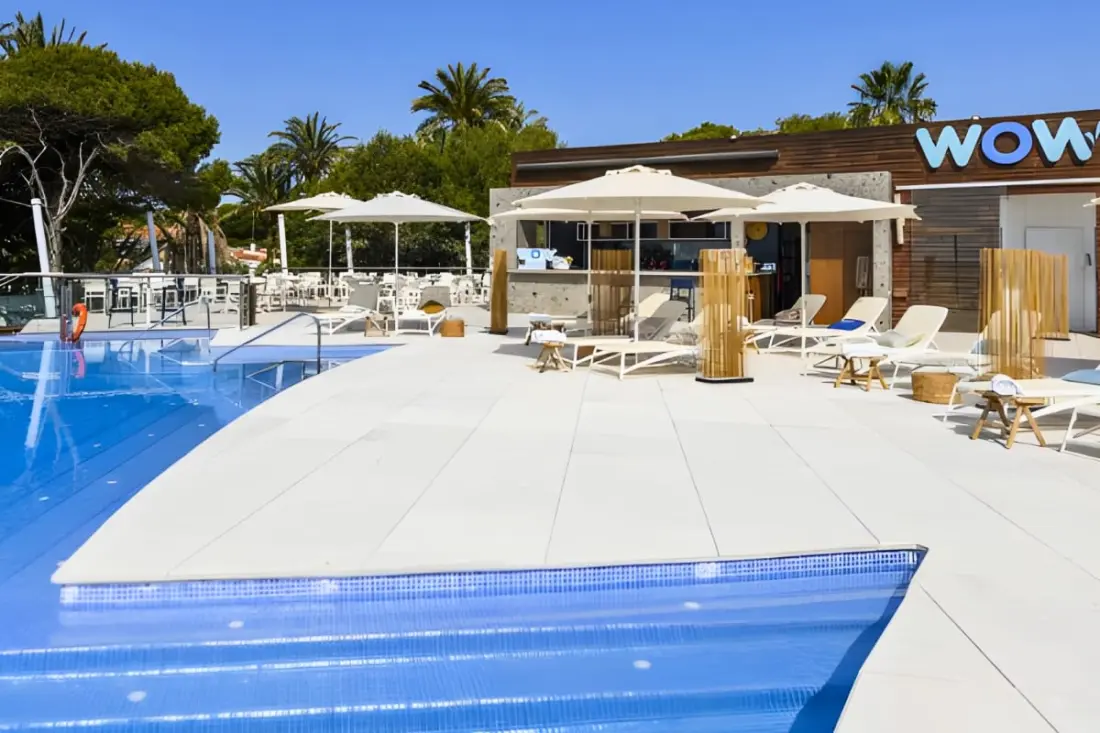 Prémium apartman Las Colinas · Golf, úszómedence és terasz