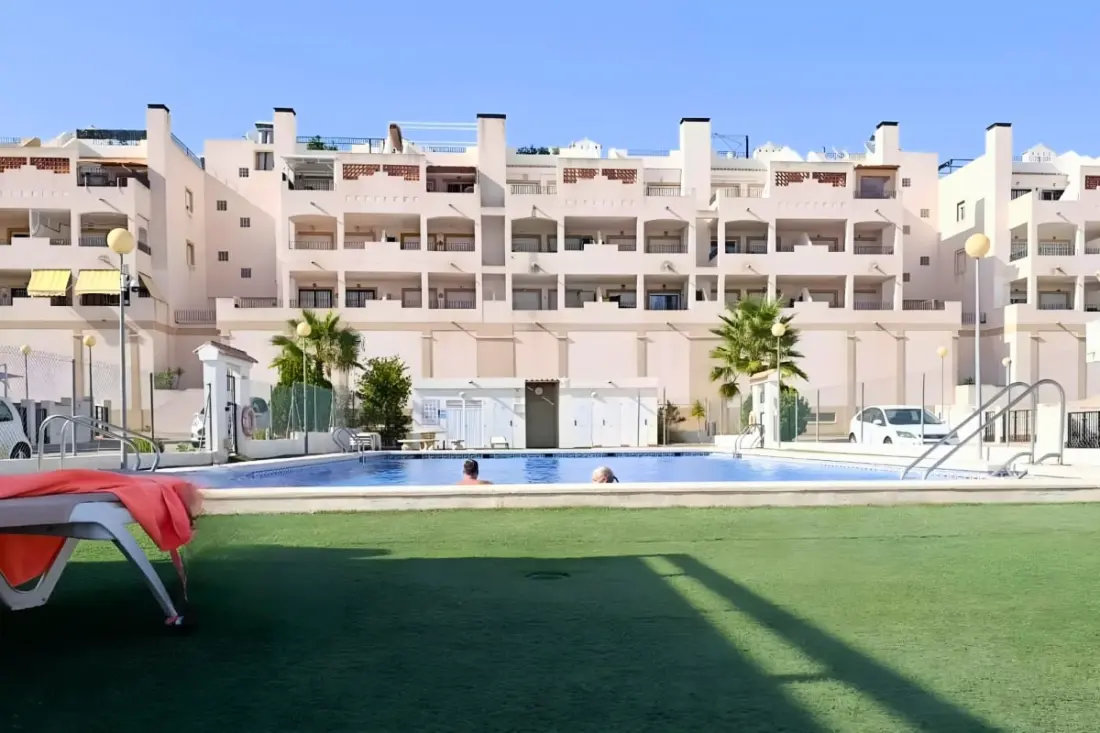 Nap, Golf és úszómedence: A Villa Ideal az ünnepekre!